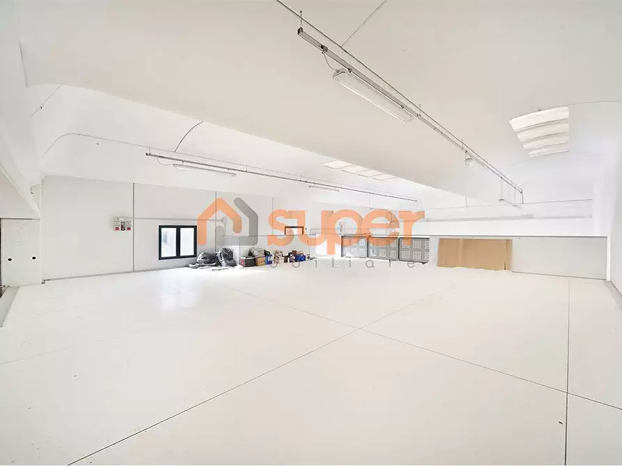 Immagine 12 di Capannone industriale in vendita  in Viale dei Pini a Assisi