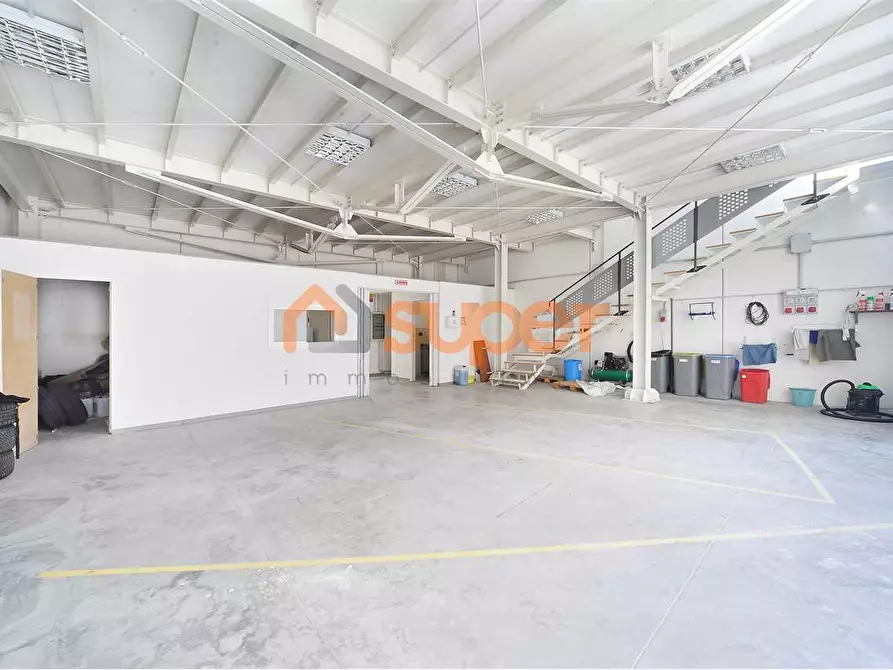 Immagine 7 di Capannone industriale in vendita  in Viale dei Pini a Assisi