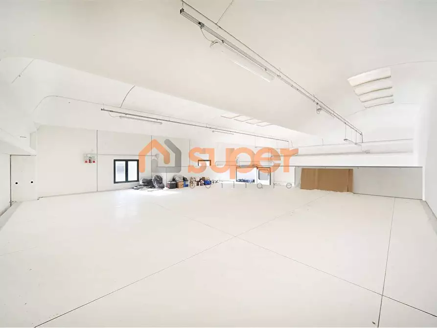 Immagine 10 di Capannone industriale in vendita  in Viale dei Pini a Assisi