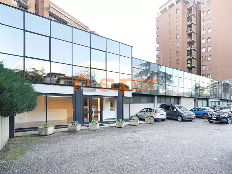 Immagine 22 di Negozio in vendita  in Via Romeo Gallenga  a Perugia