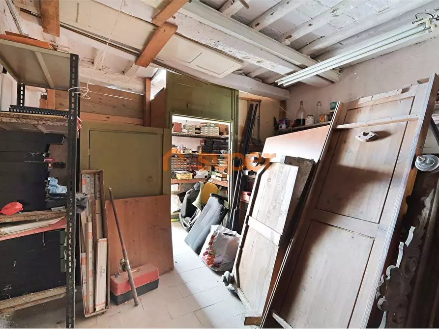 Immagine 4 di Magazzino in vendita  in Via Appia a Perugia