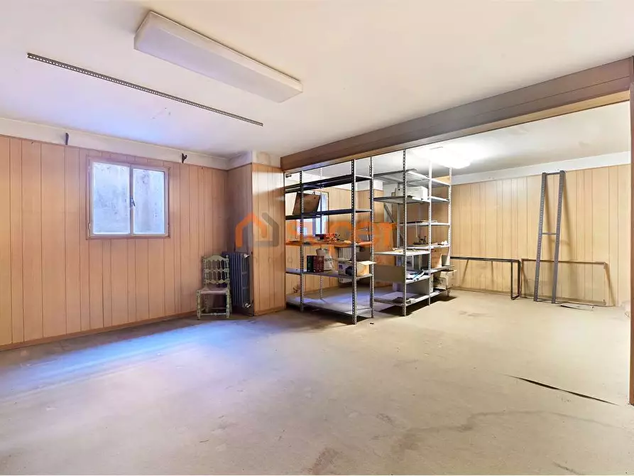 Immagine 7 di Negozio in vendita  a Perugia