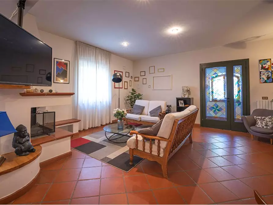 Immagine 2 di Casa bifamiliare in vendita  in Via Palazzetta a Bettona