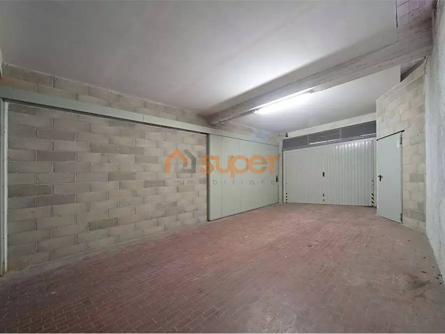 Immagine 5 di Magazzino in vendita  in Via Grieco a Perugia