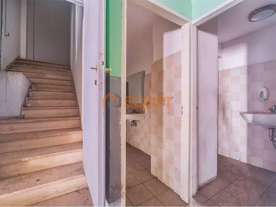 Immagine 6 di Negozio in vendita  a Perugia