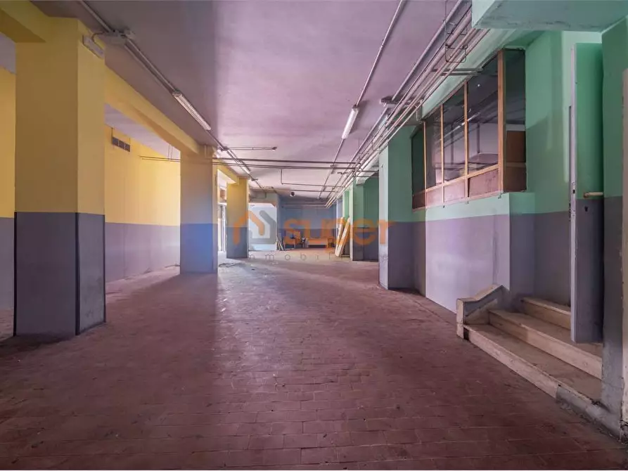 Immagine 8 di Negozio in vendita  a Perugia