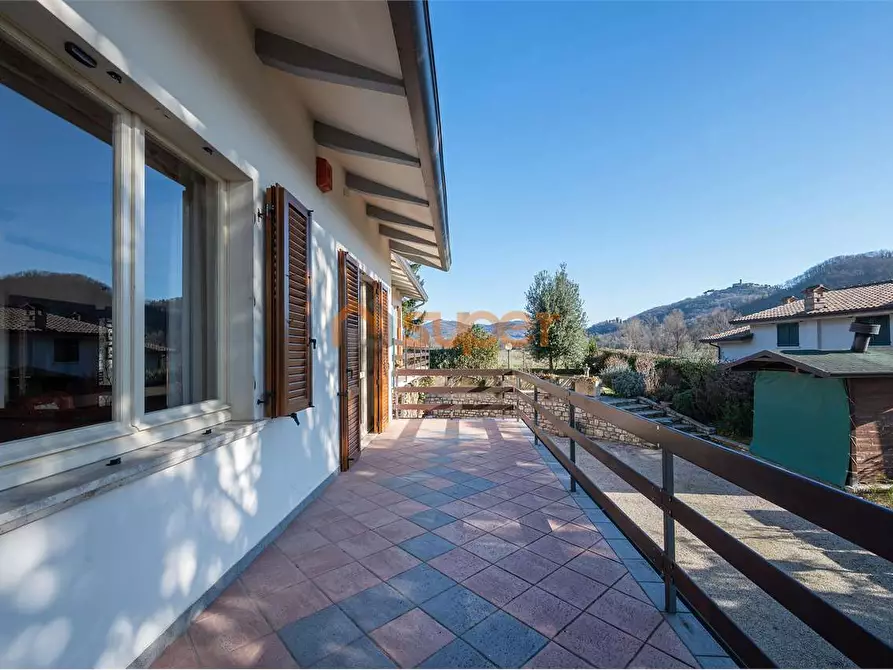 Immagine 12 di Villa in vendita  in Via le Garognole a Perugia