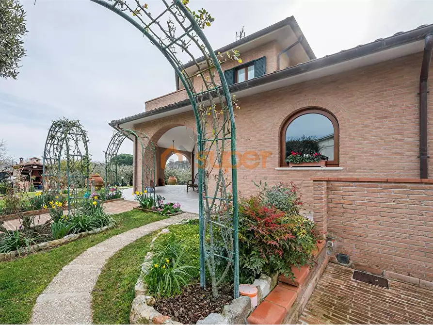 Immagine 6 di Casa indipendente in vendita  in Via dei Tigli a Castiglione Del Lago