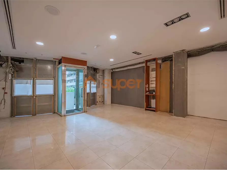 Immagine 16 di Negozio in vendita  in Via Romeo Gallenga a Perugia