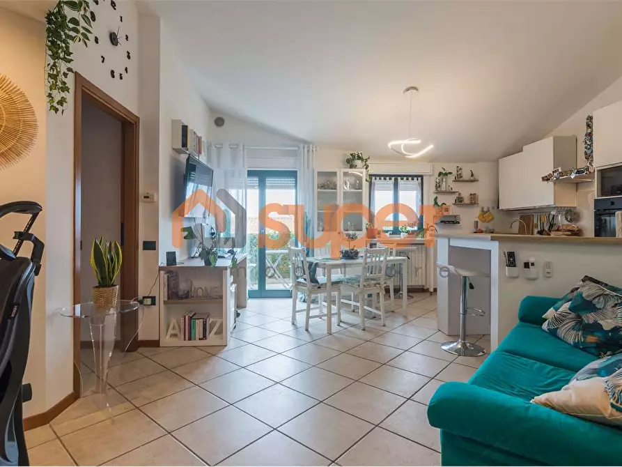 Immagine 5 di Appartamento in vendita  in Via Lago Maggiore  a Fano