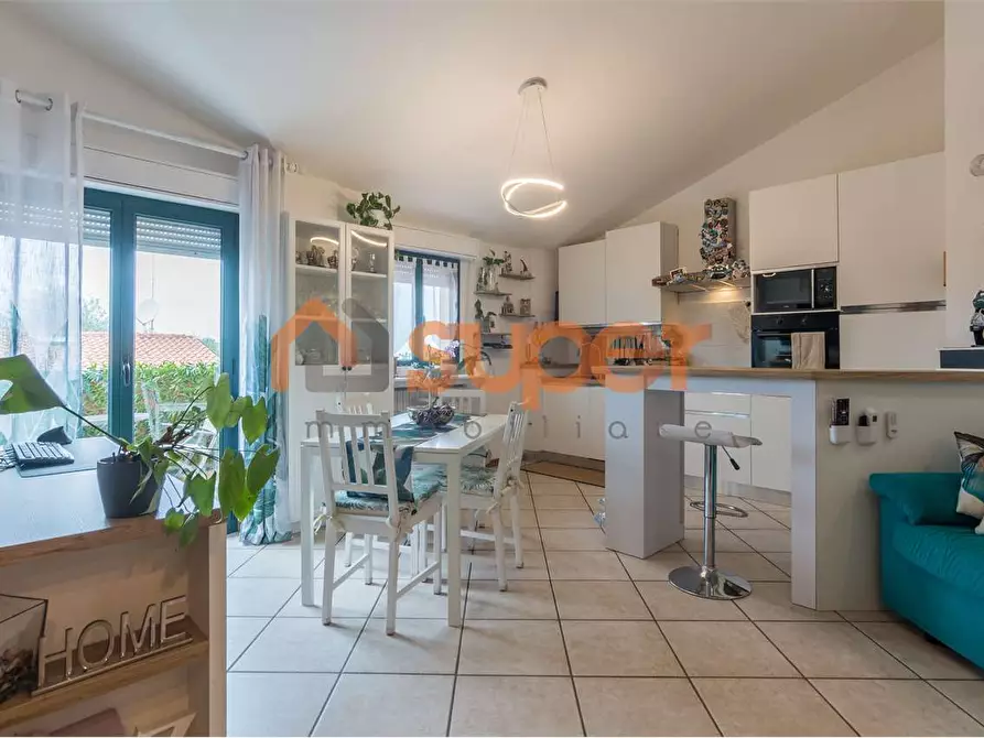 Immagine 1 di Appartamento in vendita  in Via Lago Maggiore  a Fano