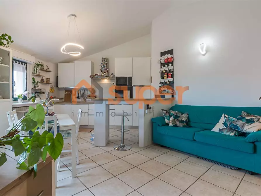 Immagine 3 di Appartamento in vendita  in Via Lago Maggiore  a Fano