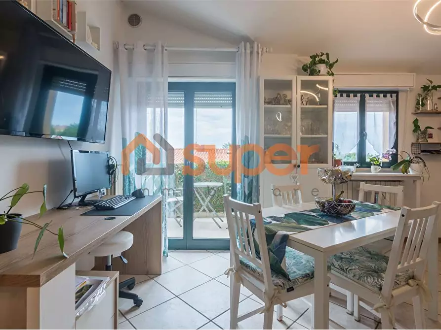 Immagine 10 di Appartamento in vendita  in Via Lago Maggiore  a Fano