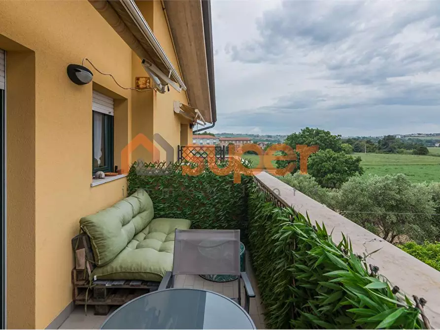 Immagine 9 di Appartamento in vendita  in Via Lago Maggiore  a Fano