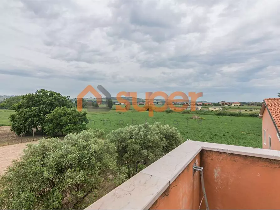 Immagine 18 di Appartamento in vendita  in Via Lago Maggiore  a Fano