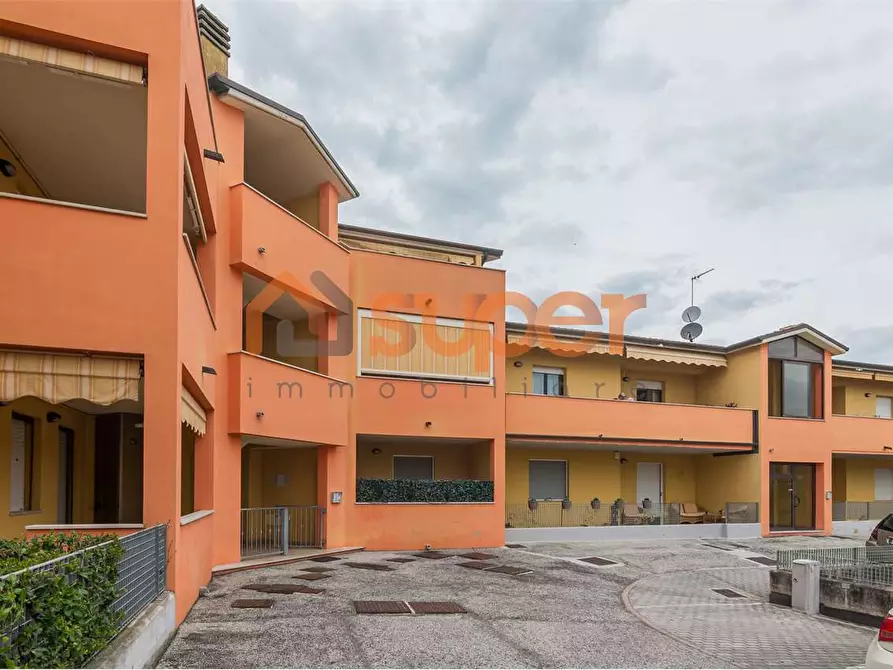 Immagine 24 di Appartamento in vendita  in Via Lago Maggiore  a Fano