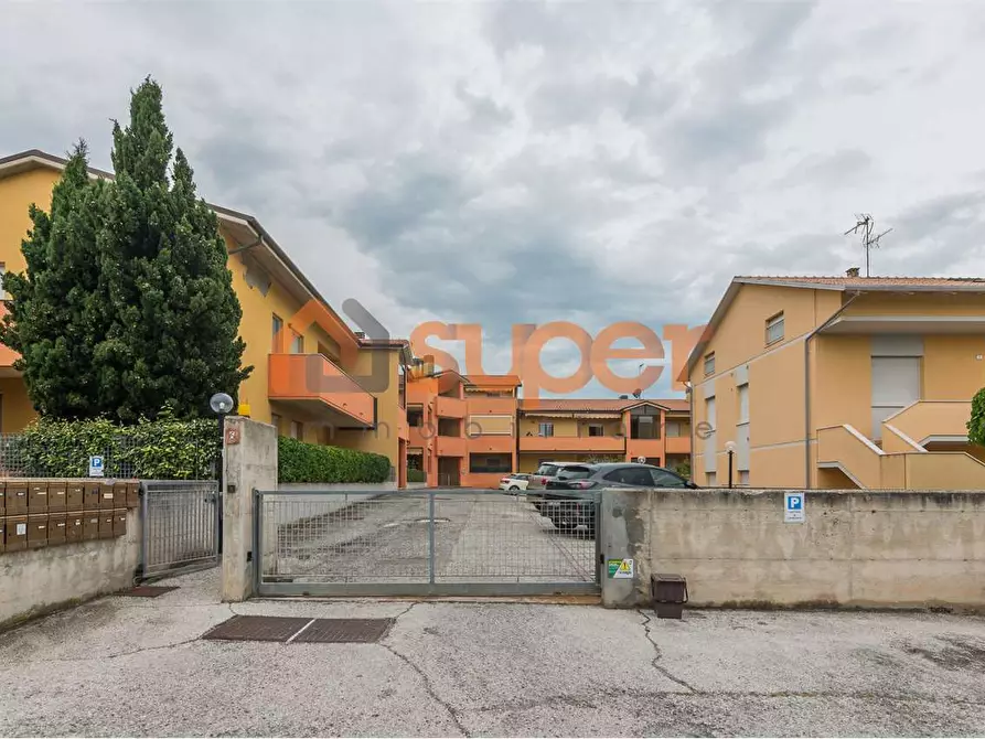 Immagine 26 di Appartamento in vendita  in Via Lago Maggiore  a Fano