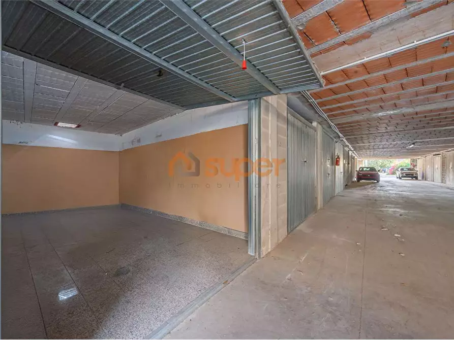 Immagine 2 di Garage in vendita  in Via Orvietana a Marsciano