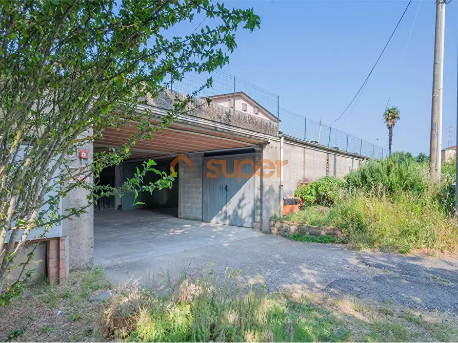 Immagine 1 di Garage in vendita  in Via Orvietana a Marsciano