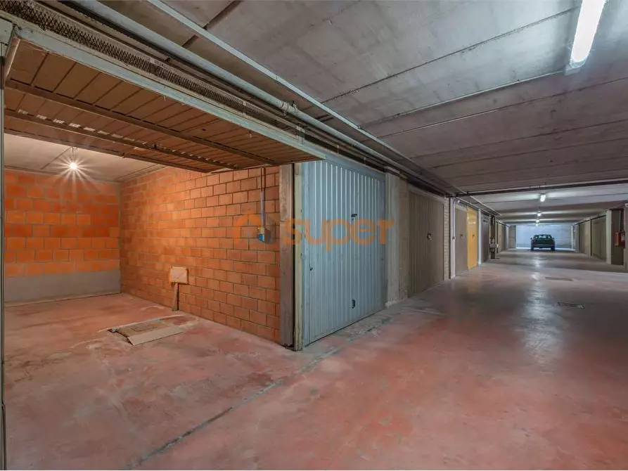 Immagine 3 di Garage in vendita  in Via Guerriero Guerra a Perugia