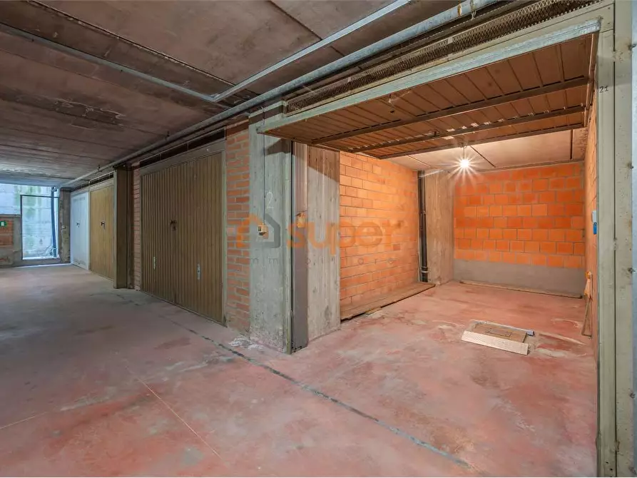 Immagine 4 di Garage in vendita  in Via Guerriero Guerra a Perugia