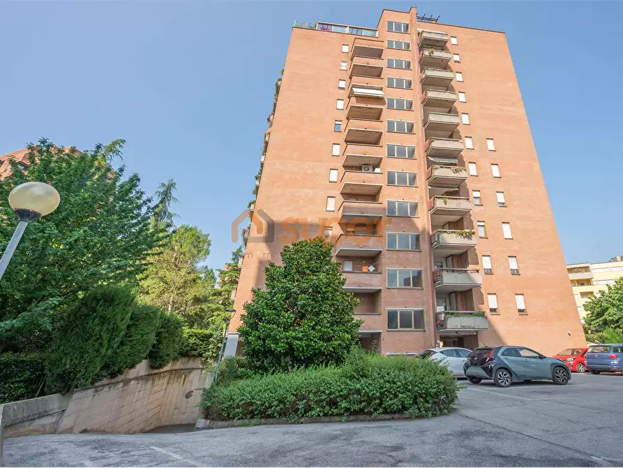 Immagine 1 di Garage in vendita  in Via Guerriero Guerra a Perugia