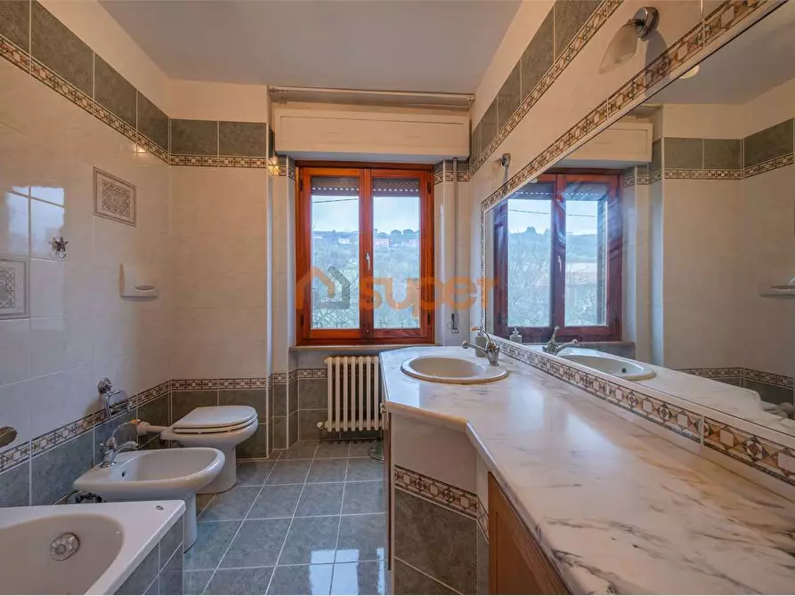 Immagine 7 di Quadrilocale in vendita  in Via Assisi a Torgiano