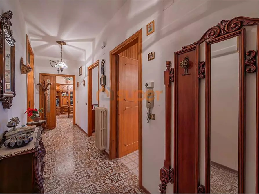 Immagine 6 di Quadrilocale in vendita  in Via Assisi a Torgiano