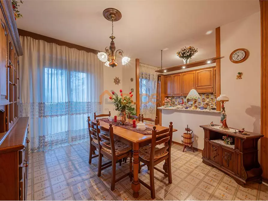 Immagine 1 di Quadrilocale in vendita  in Via Assisi a Torgiano