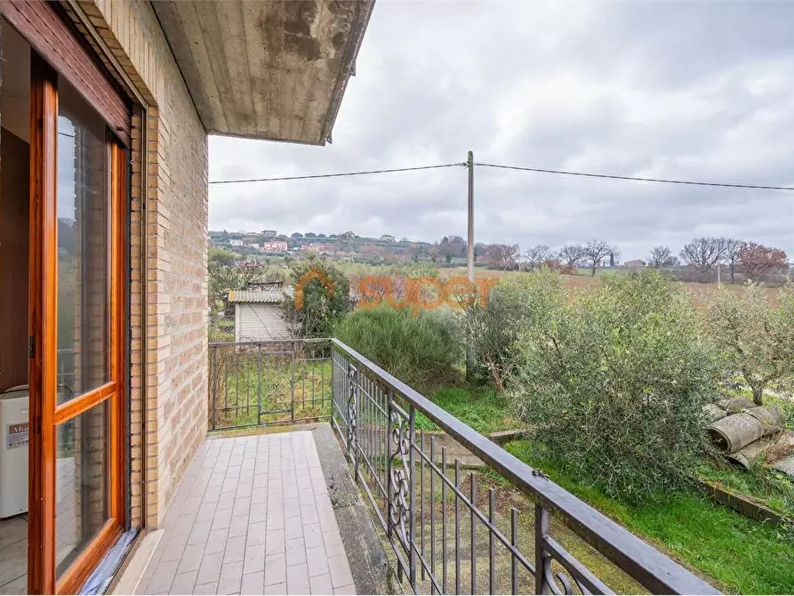 Immagine 16 di Quadrilocale in vendita  in Via Assisi a Torgiano