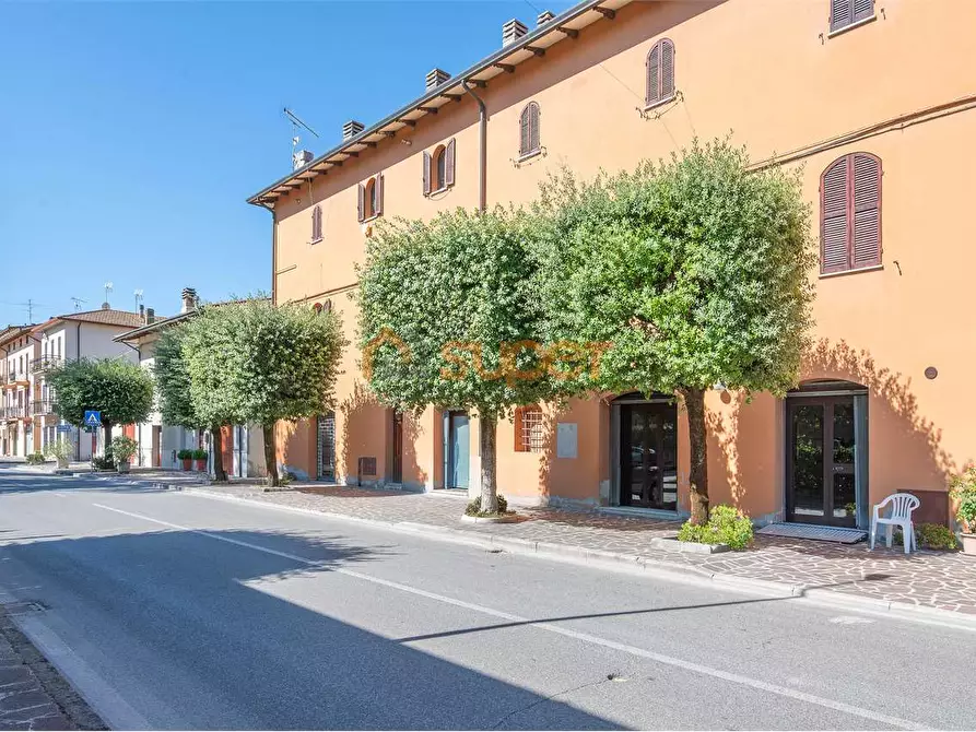 Immagine 2 di Negozio in vendita  in Via Mameli a Valfabbrica
