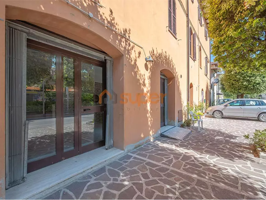 Immagine 4 di Negozio in vendita  in Via Mameli a Valfabbrica