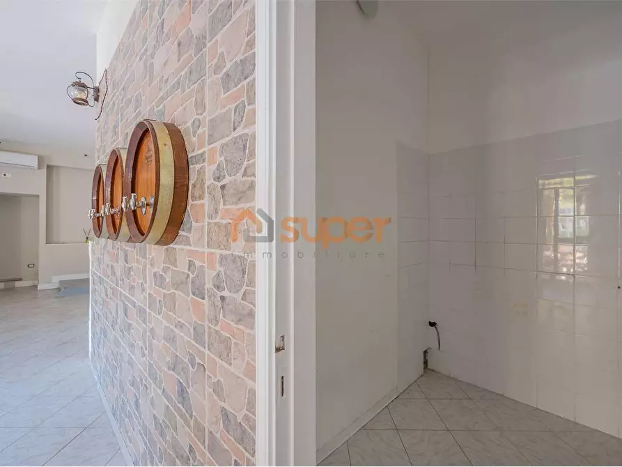 Immagine 7 di Negozio in vendita  in Via Mameli a Valfabbrica