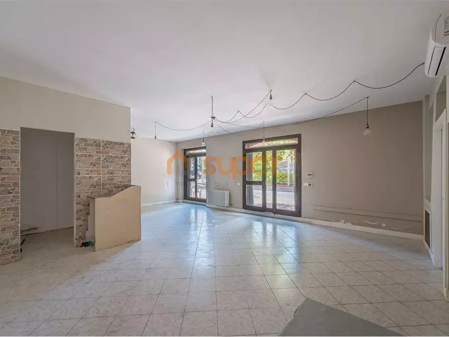 Immagine 9 di Negozio in vendita  in Via Mameli a Valfabbrica