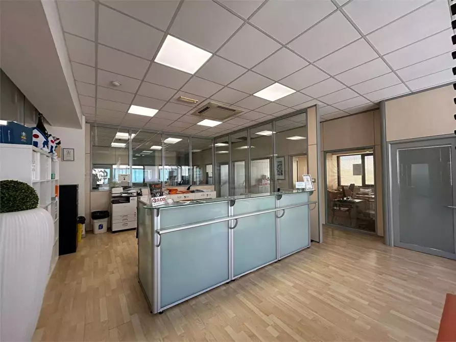 Immagine 3 di Ufficio in affitto  a Perugia