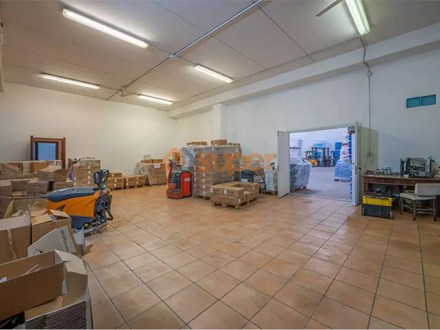 Immagine 9 di Capannone industriale in affitto  in Via Sandro Penna a Perugia