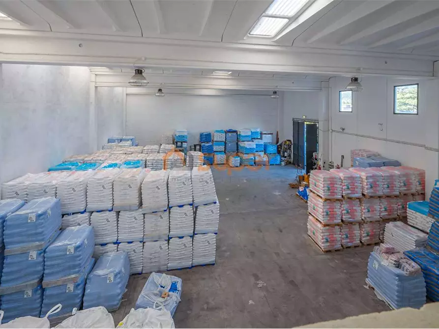 Immagine 8 di Capannone industriale in affitto  in Via Sandro Penna a Perugia