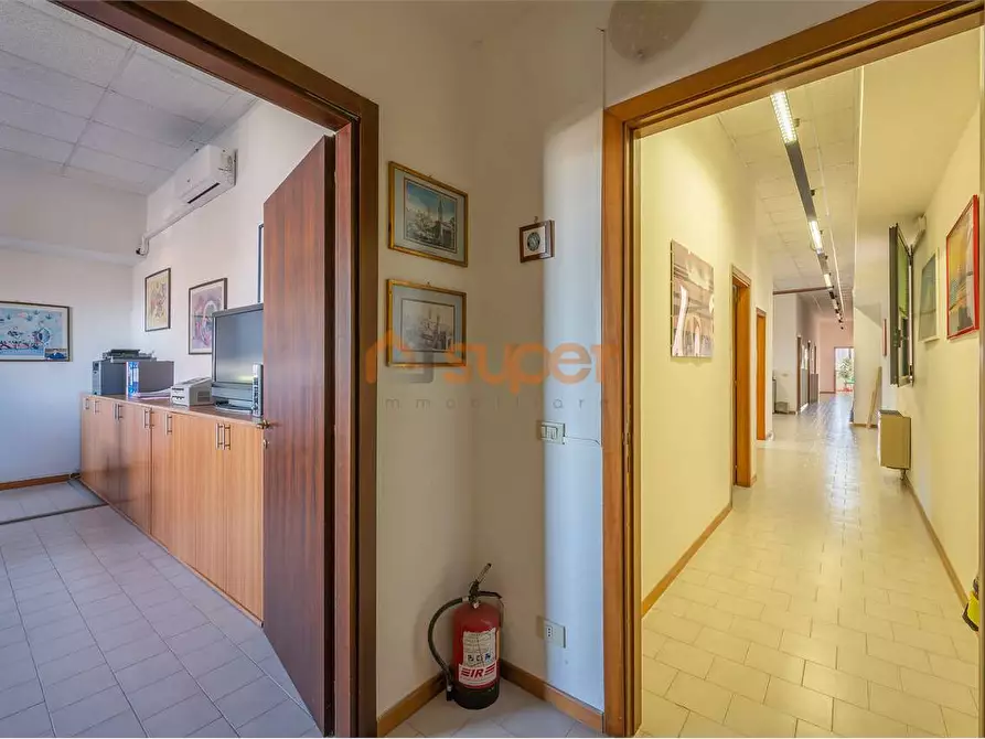 Immagine 18 di Capannone industriale in affitto  in Via Sandro Penna a Perugia