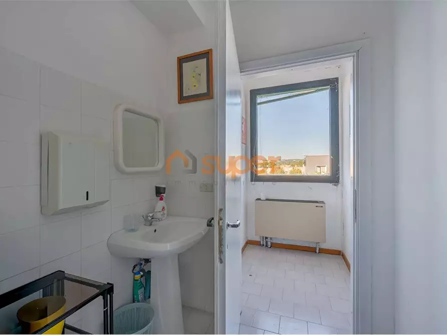 Immagine 24 di Capannone industriale in affitto  in Via Sandro Penna a Perugia