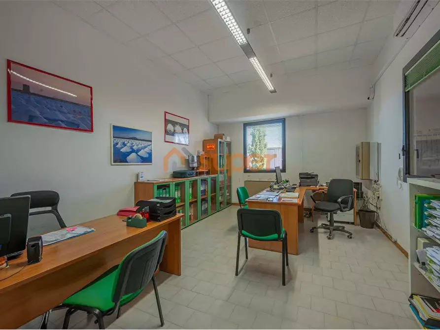 Immagine 21 di Capannone industriale in affitto  in Via Sandro Penna a Perugia