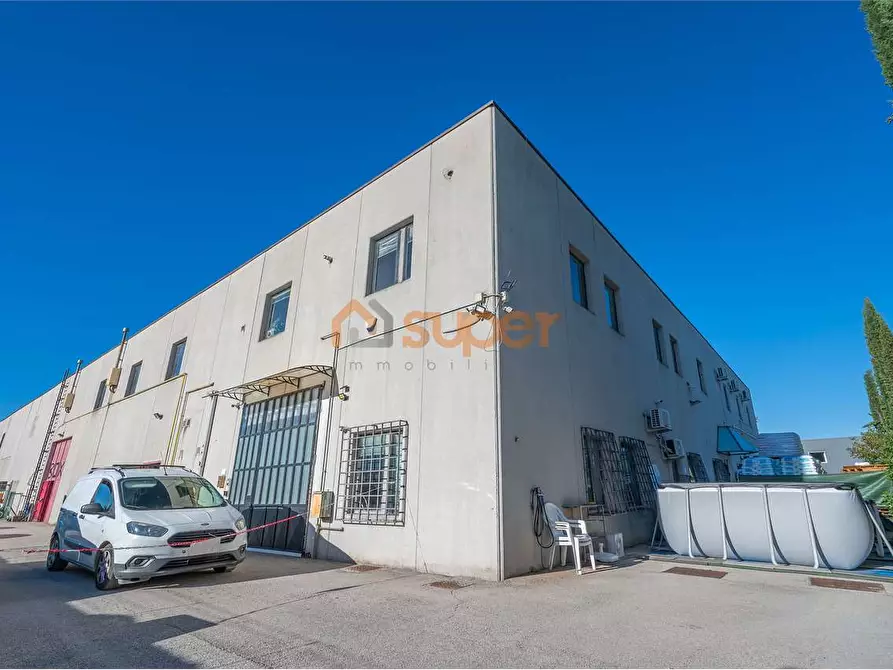 Immagine 26 di Capannone industriale in affitto  in Via Sandro Penna a Perugia