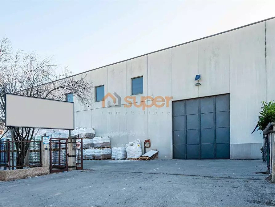 Immagine 1 di Capannone industriale in affitto  in Via Sandro Penna a Perugia