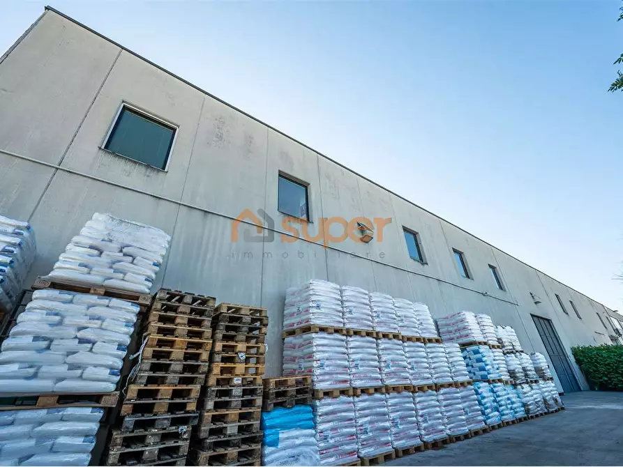 Immagine 27 di Capannone industriale in affitto  in Via Sandro Penna a Perugia