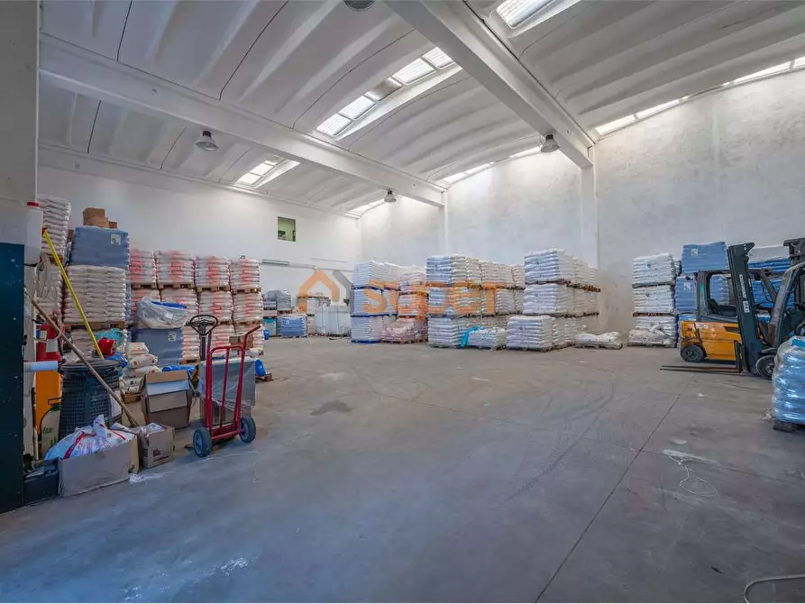 Immagine 3 di Capannone industriale in affitto  in Via Sandro Penna a Perugia