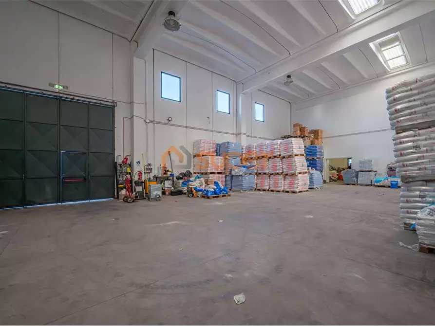 Immagine 4 di Capannone industriale in affitto  in Via Sandro Penna a Perugia