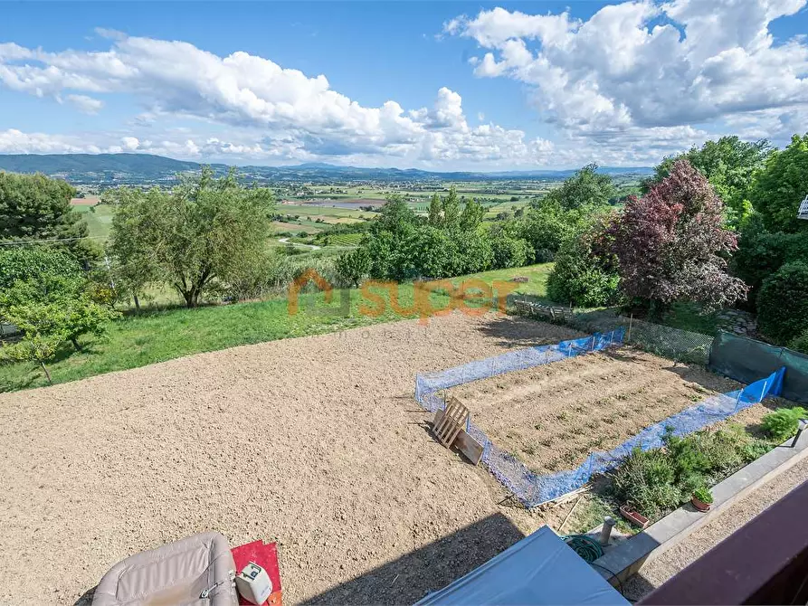 Immagine 31 di Casa bifamiliare in vendita  a Perugia