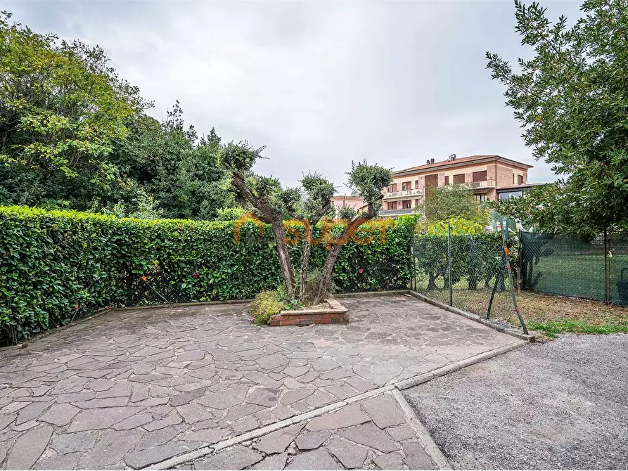 Immagine 16 di Trilocale in vendita  in Via del Sale  a Perugia