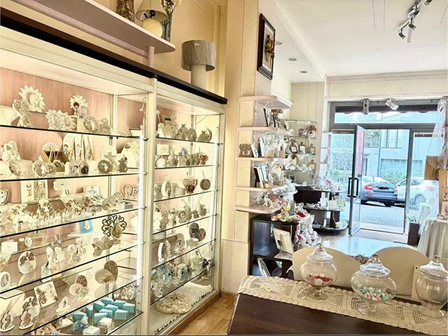 Immagine 7 di Negozio in affitto  in Via Giuseppe Vittorio a Corciano