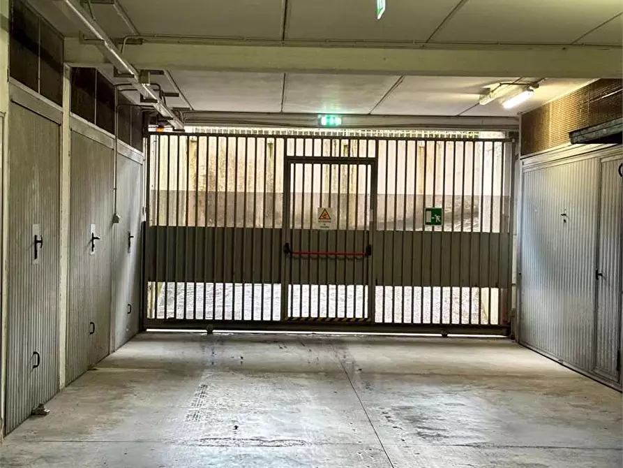Immagine 4 di Garage in affitto  in Via Settevalli a Perugia
