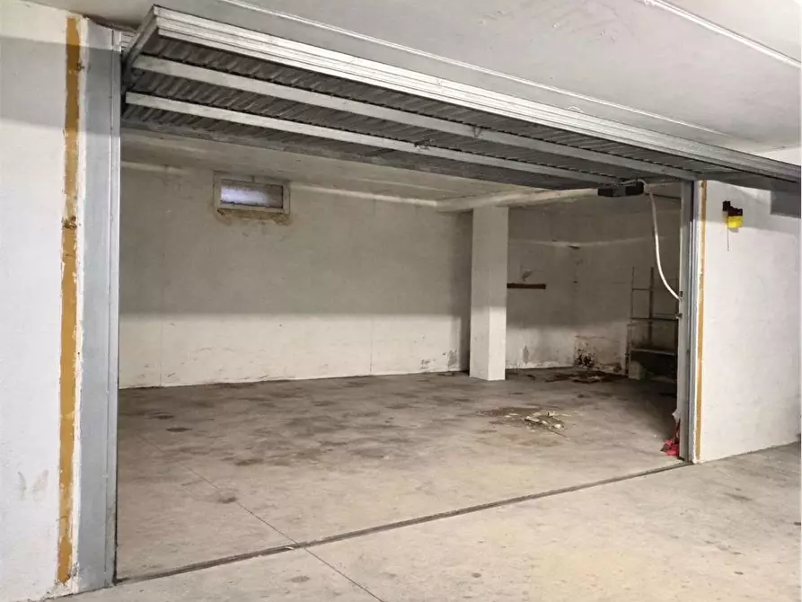 Immagine 2 di Garage in affitto  in Via Settevalli a Perugia